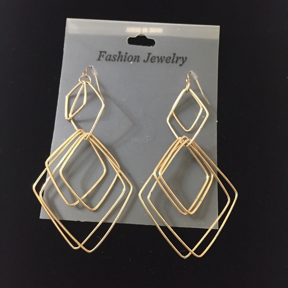 Vintage Jewelry - Gold Toned Dangle Earrings